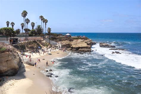 where is la jolla ca.